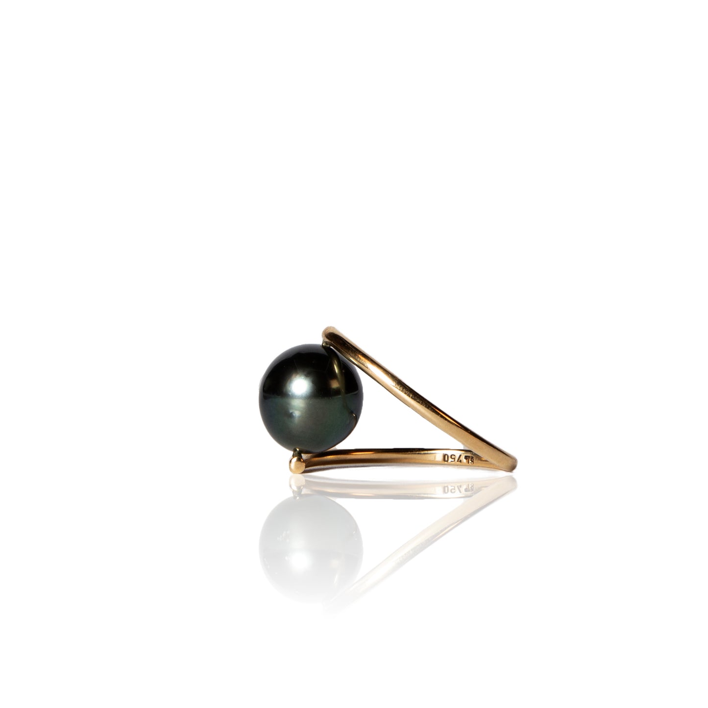 Twist Ring with Green Tahitian Pearl