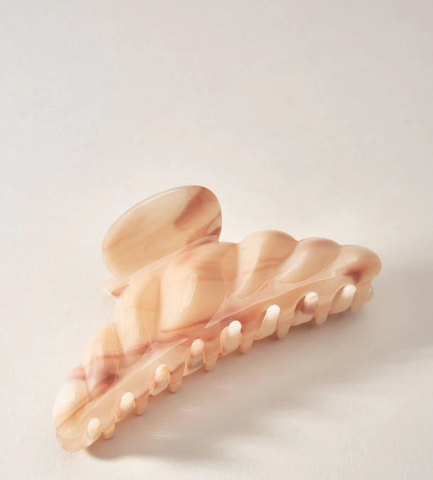 Croissant Claw in Crème