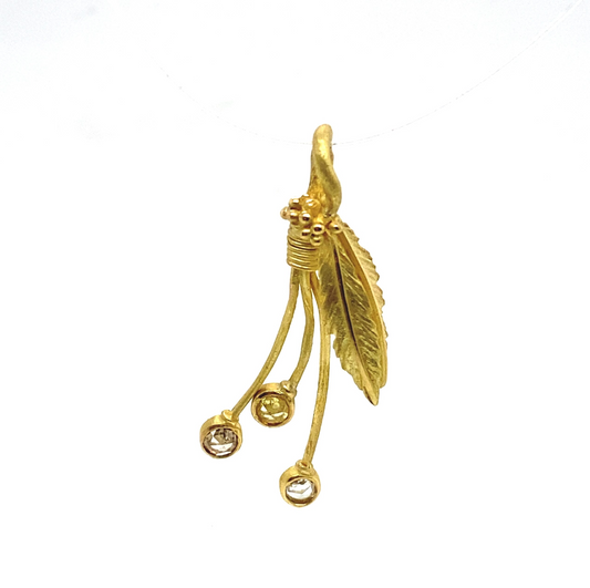 Leaf Pendant in 18k Yellow Gold with Three Rose Cut Diamonds