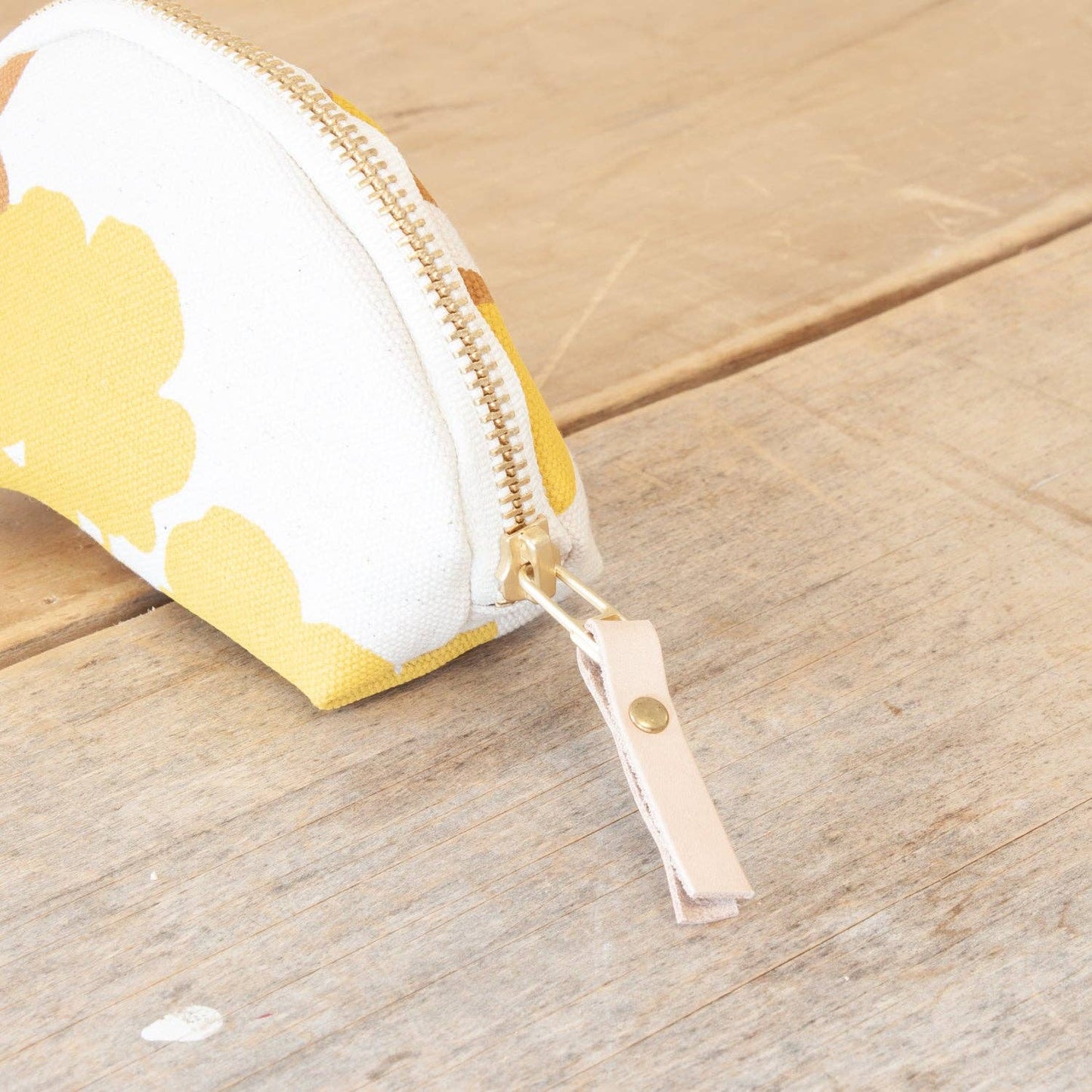 Darlene Small Zip Natural