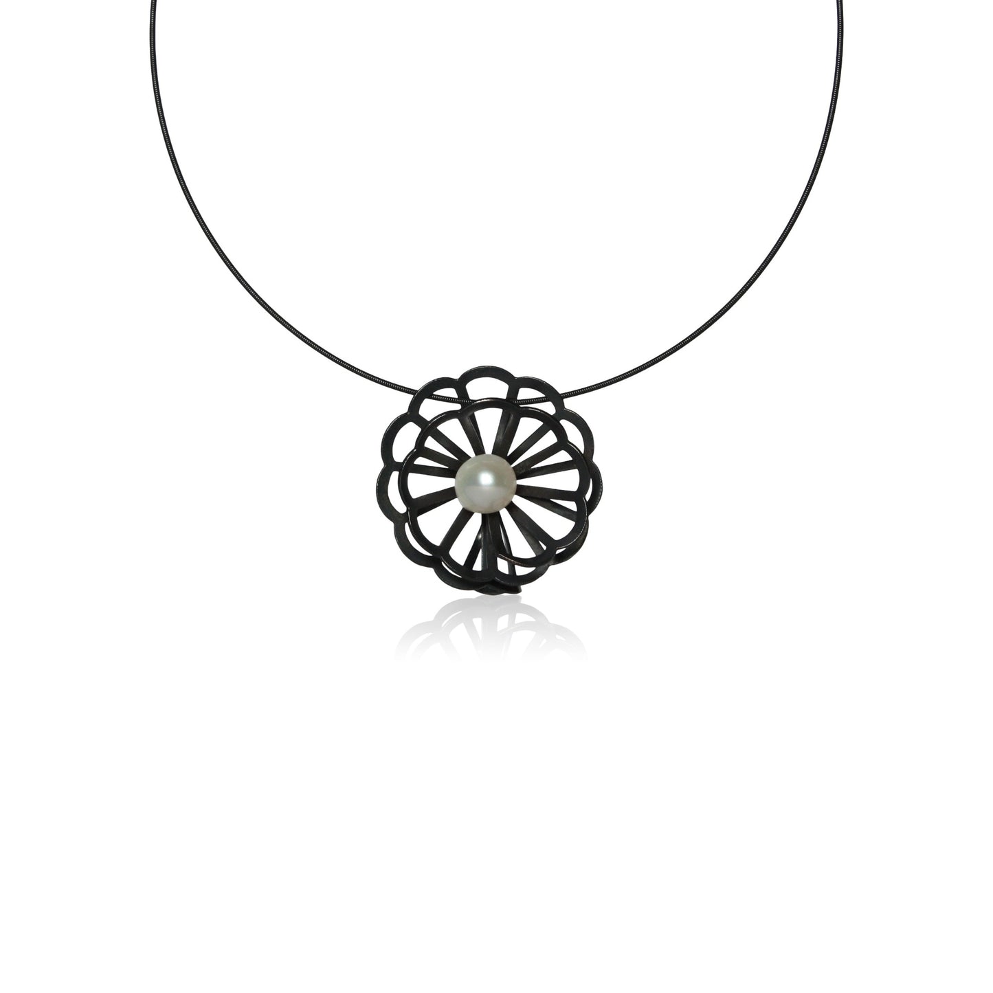 Chrysanthemum Necklace With Pearl