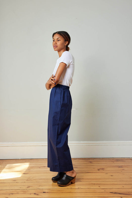 Elsa Pant in Navy
