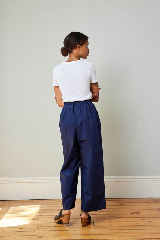 Elsa Pant in Navy